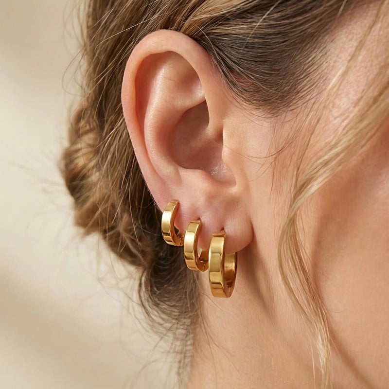 طقم حلقان أنيقة، مصنوعة من الستانلس ستيل المقاوم للصدأ. 3 أزواج بمقاسات متدرجة، لتمنحك حرية التنسيق بأسلوب الطبقات أو اختيار المقاس الأمثل لكل مناسبة. - Image 2